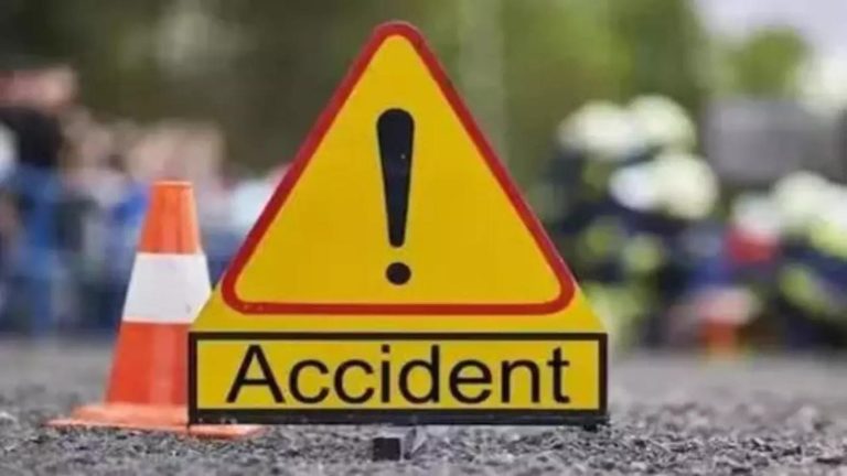15 people die in road accident