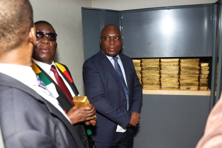 President Mnangagwa inspects gold reserves at the RBZ